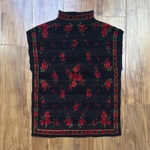 Vintage • Rose Print Sleeveless Top